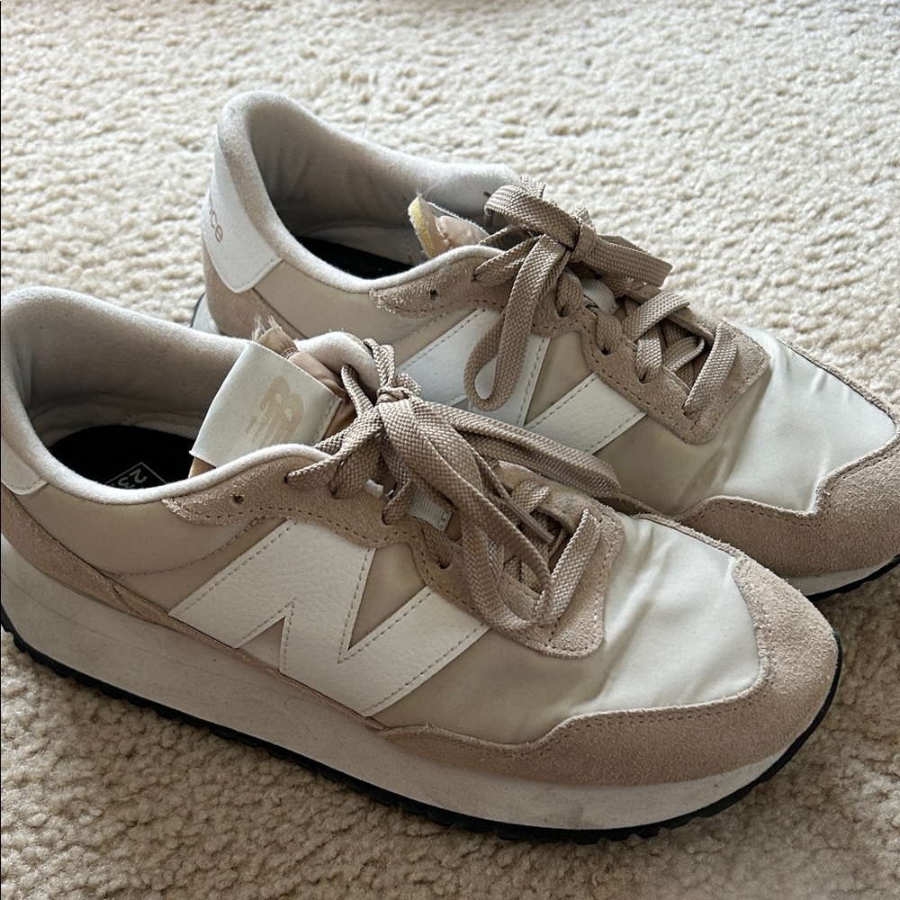 New Balance Retro Sneakers